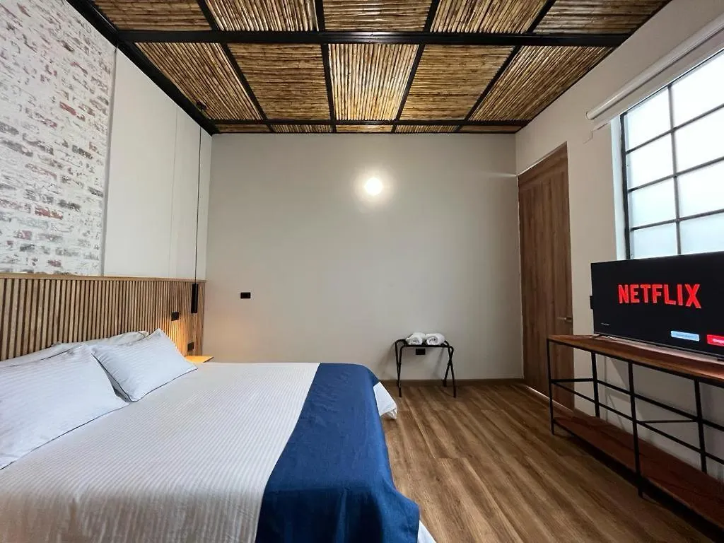 Casa 121, Calle 121 No 7-18 Bogota 0*,  Colombia