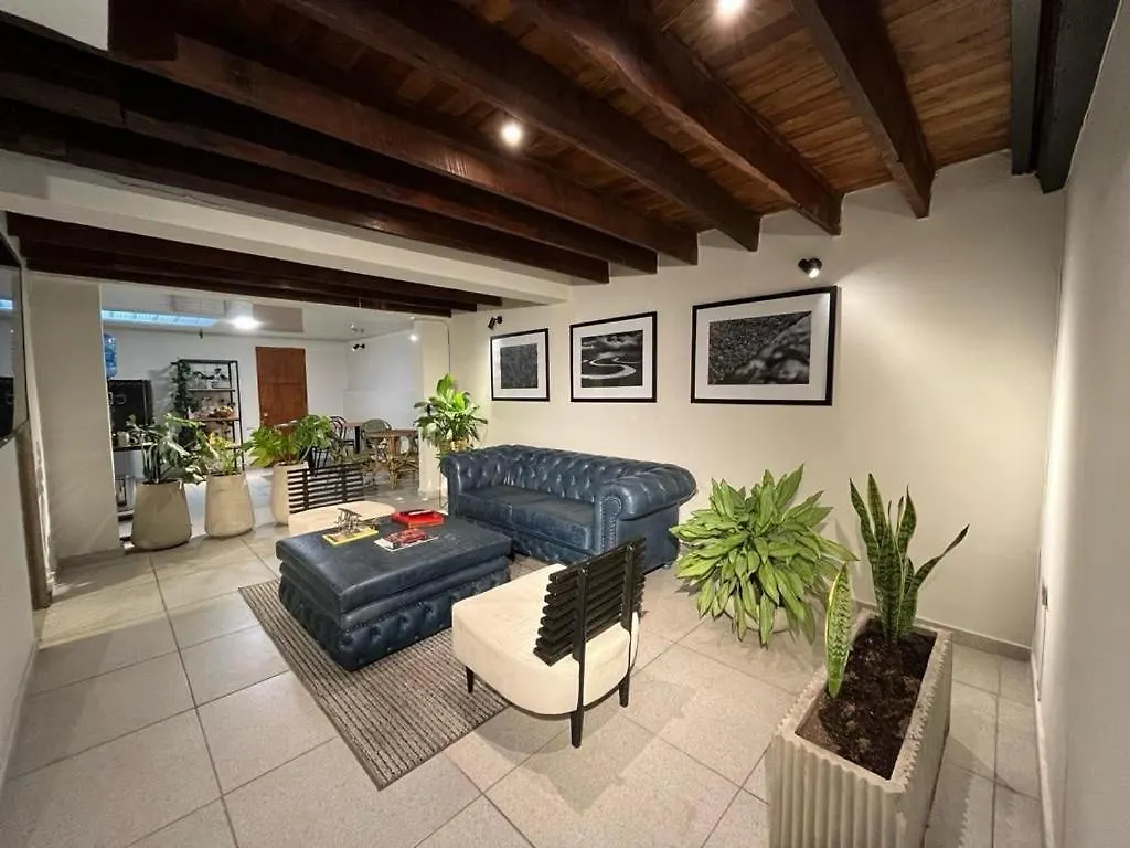 Bed & Breakfast Casa 121, Calle 121 No 7-18 Bogota