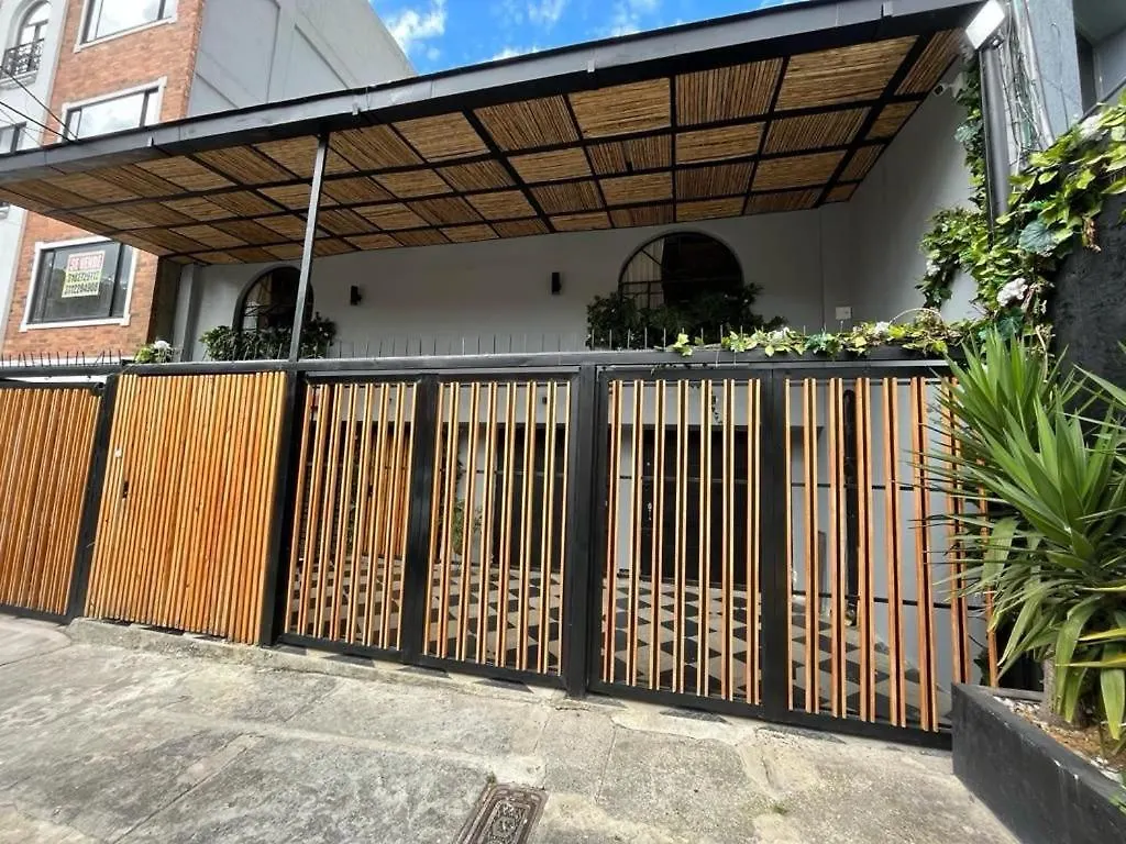 Casa 121, Calle 121 No 7-18 Bogota 0*,  Colombia